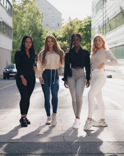 Billede af Embrace Jeans White Str. Small